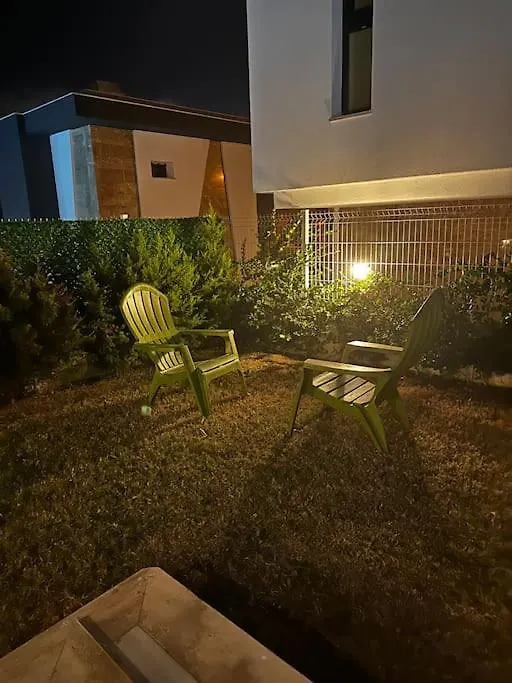 Private Pool Villa For Daily Rent In 쿠사다시