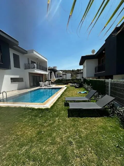 Private Pool Villa For Daily Rent In Kusadasi