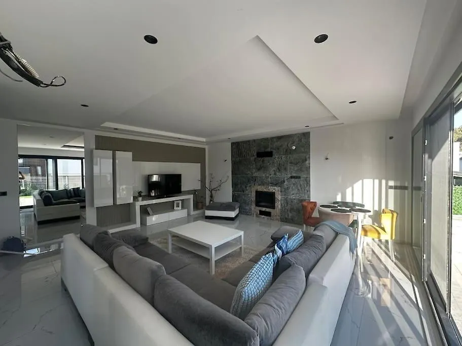 Private Pool Villa For Daily Rent In Kusadasi
