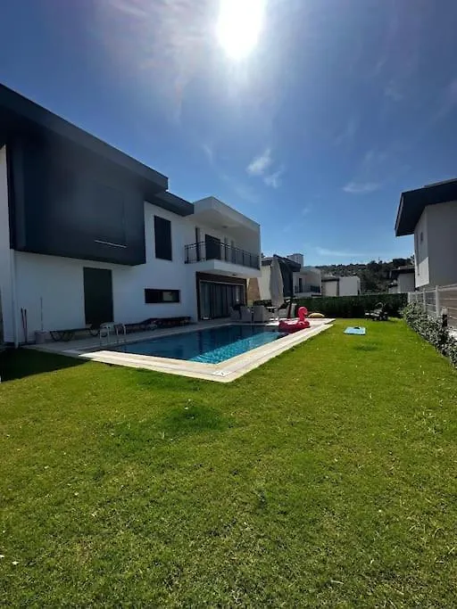 Private Pool Villa For Daily Rent In Kusadasi
