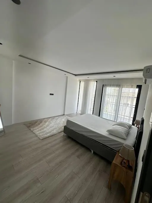 Private Pool Villa For Daily Rent In Kuşadası